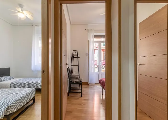 Junto Al Guggenheim Con Parking Gratuito