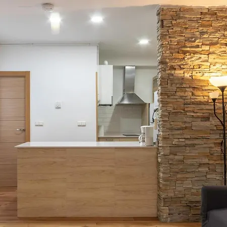 Junto Al Guggenheim Con Parking Gratuito