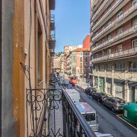 Junto Al Guggenheim Con Parking Gratuito Apartman *